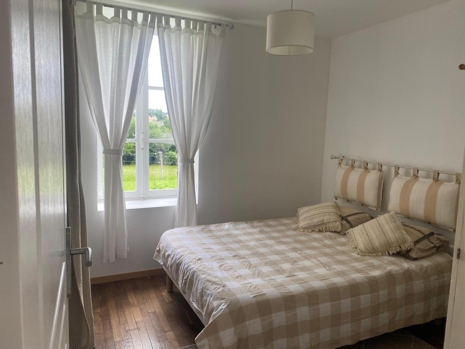 Petite Maison Dans Le Morvan Luzy Bagian luar foto